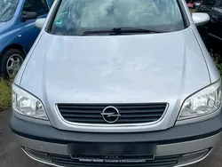 Grau Gebraucht 1999 Opel Zafira Van / Kleinbus | 1.999 € (Fairer Preis)