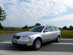 Silber metallic Gebraucht 2002 VW Passat Kombi | 4.800 €