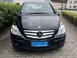 Schwarz Gebraucht 2008 Mercedes B180 Van / Kleinbus | 1.990 € (Superpreis)