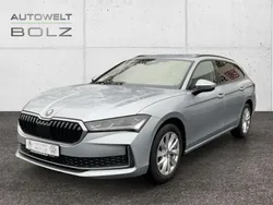 Grau Gebraucht 2024 Skoda Superb Selection Kombi | 30.490 € (Fairer Preis)