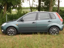 Grün Gebraucht 2002 Ford Fiesta Ghia Kleinwagen | 1.250 € (Guter Preis)