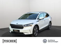 Weiss Gebraucht 2022 Skoda Enyaq iV Loft SUV | 29.822 € (Fairer Preis)