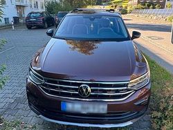 Braun Gebraucht 2022 VW Tiguan Sport SUV | 26.100 € (Guter Preis)