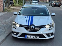 Weiß Gebraucht 2018 Renault Mégane IV Bose Edition Limousine | 11.100 € (Fairer Preis)
