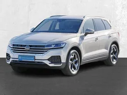 Sechura beige metallic Gebraucht 2024 VW Touareg Basis SUV | 54.970 € (Guter Preis)