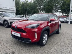 Rot Gebraucht 2023 Toyota Yaris Cross Team SUV | 24.870 € (Fairer Preis)