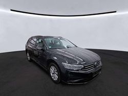 Deep black perleffek (metallic) Gebraucht 2022 VW Passat Kombi | 19.900 € (Superpreis)