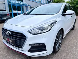 Polar white Gebraucht 2016 Hyundai i30 Turbo Limousine | 11.900 € (Fairer Preis)