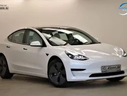 Weiß Gebraucht 2022 Tesla Model 3 Limousine | 40.499 €