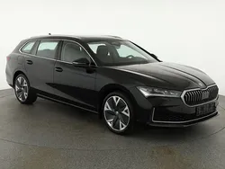 Onyx schwarz metallic (metallic) Gebraucht 2024 Skoda Superb Selection Kombi | 41.495 € (Superpreis)