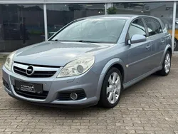 Grau Gebraucht 2005 Opel Signum Kombi | 2.990 € (Fairer Preis)