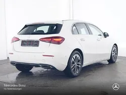 Weiß Gebraucht 2024 Mercedes A200 Progressive Limousine | 30.990 € (Fairer Preis)