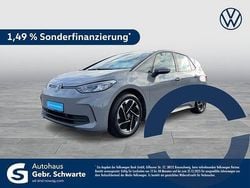 Grau Gebraucht 2024 VW ID.3 Pro Kleinwagen | 28.990 € (Guter Preis)