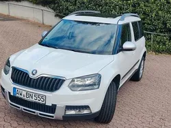 Weiß Gebraucht 2014 Skoda Yeti Elegance SUV | 9.400 € (Guter Preis)
