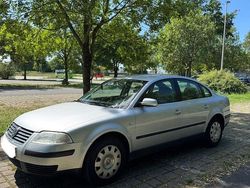 Silber Gebraucht 2001 VW Passat Limousine | 2.599 € (Fairer Preis)