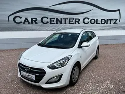 Weiß Gebraucht 2015 Hyundai i30 Kombi | 5.300 €