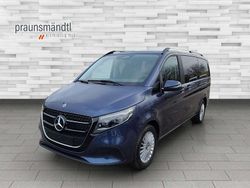 Sodalithblau Gebraucht 2024 Mercedes V220 Style Van / Kleinbus | 64.304 € (Etwas zu teuer)