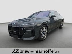 Grau Gebraucht 2024 BMW 750e Sport Line Limousine | 121.300 €