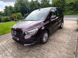 Rot Gebraucht 2023 Mercedes 180 Limousine | 40.000 €