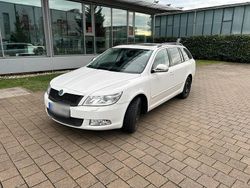 Weiß Gebraucht 2012 Skoda Octavia Kombi | 5.950 € (Superpreis)