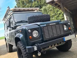Grün Gebraucht 2004 Land Rover Defender SUV | 30.500 €