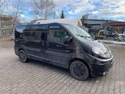 Schwarz midnight Gebraucht 2012 Renault Trafic Black Edition Van / Kleinbus | 7.900 € (Superpreis)