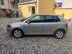 Silber Gebraucht 2016 Skoda Fabia Style Kleinwagen | 9.800 € (Fairer Preis)