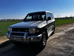 Grau Gebraucht 1998 Mitsubishi Pajero SUV | 11.900 €