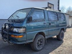 Grün Gebraucht 1995 Mitsubishi L300 Van / Kleinbus | 3.500 €