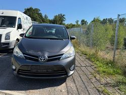 Grau Gebraucht 2015 Toyota Verso Comfort Van / Kleinbus | 5.490 € (Guter Preis)