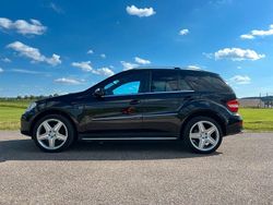 Schwarz Gebraucht 2010 Mercedes ML350 AMG SUV | 13.500 € (Teuer)