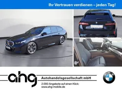 Saphirschwarz metallic Gebraucht 2024 BMW 520 M Sport Kombi | 51.890 € (Superpreis)
