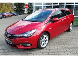 Chili rot metalic (metallic) Gebraucht 2019 Opel Astra Elegance Kombi | 20.990 €