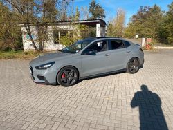 Grau Gebraucht 2020 Hyundai i30 Limousine | 25.900 € (Fairer Preis)