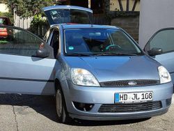 Blau Gebraucht 2006 Ford Fiesta Ambiente Limousine | 2.400 €