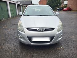 Silber Gebraucht 2011 Hyundai i20 Comfort Kleinwagen | 2.300 € (Fairer Preis)