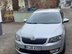 Silber Gebraucht 2014 Skoda Octavia Elegance Kombi | 11.600 € (Fairer Preis)