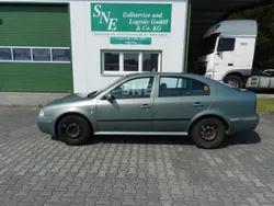 Grün Gebraucht 2003 Skoda Octavia Family Limousine | 1.390 €