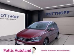 Cranberry red Gebraucht 2018 VW Golf Sportsvan Join Van / Kleinbus | 15.977 € (Fairer Preis)