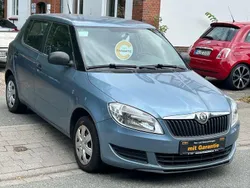 Blau Gebraucht 2010 Skoda Fabia Classic Limousine | 3.999 € (Guter Preis)
