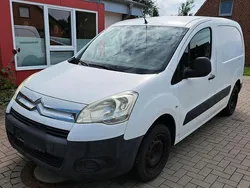 Weiß Gebraucht 2011 Citroën Berlingo Van / Kleinbus | 1.555 € (Guter Preis)
