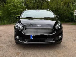 Schwarz Gebraucht 2019 Ford S-MAX S Van / Kleinbus | 21.999 € (Fairer Preis)