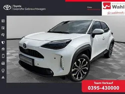 Platinumweiss perleffekt Gebraucht 2021 Toyota Yaris Hybrid Team | 23.490 € (Etwas zu teuer)