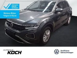 Indiumgrau metallic Gebraucht 2024 VW T-Roc Life SUV | 22.930 € (Fairer Preis)