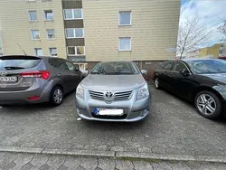 Braun Gebraucht 2011 Toyota Avensis Limousine | 10.000 €
