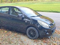 Schwarz Gebraucht 2013 Hyundai i20 Kleinwagen | 3.250 €
