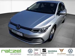 Reflexsilber metallic Gebraucht 2022 VW Golf VIII Life Limousine | 20.970 € (Guter Preis)