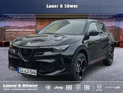 Gebraucht 2024 Alfa Romeo Junior Edizione Speciale Limousine | 34.490 € (Etwas zu teuer)
