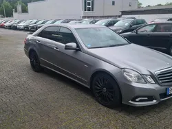 Grau Gebraucht 2010 Mercedes E250 Limousine | 10.000 € (Fairer Preis)