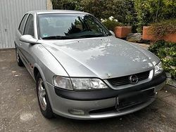 Silber Gebraucht 1998 Opel Vectra Limousine | 3.000 € (Fairer Preis)